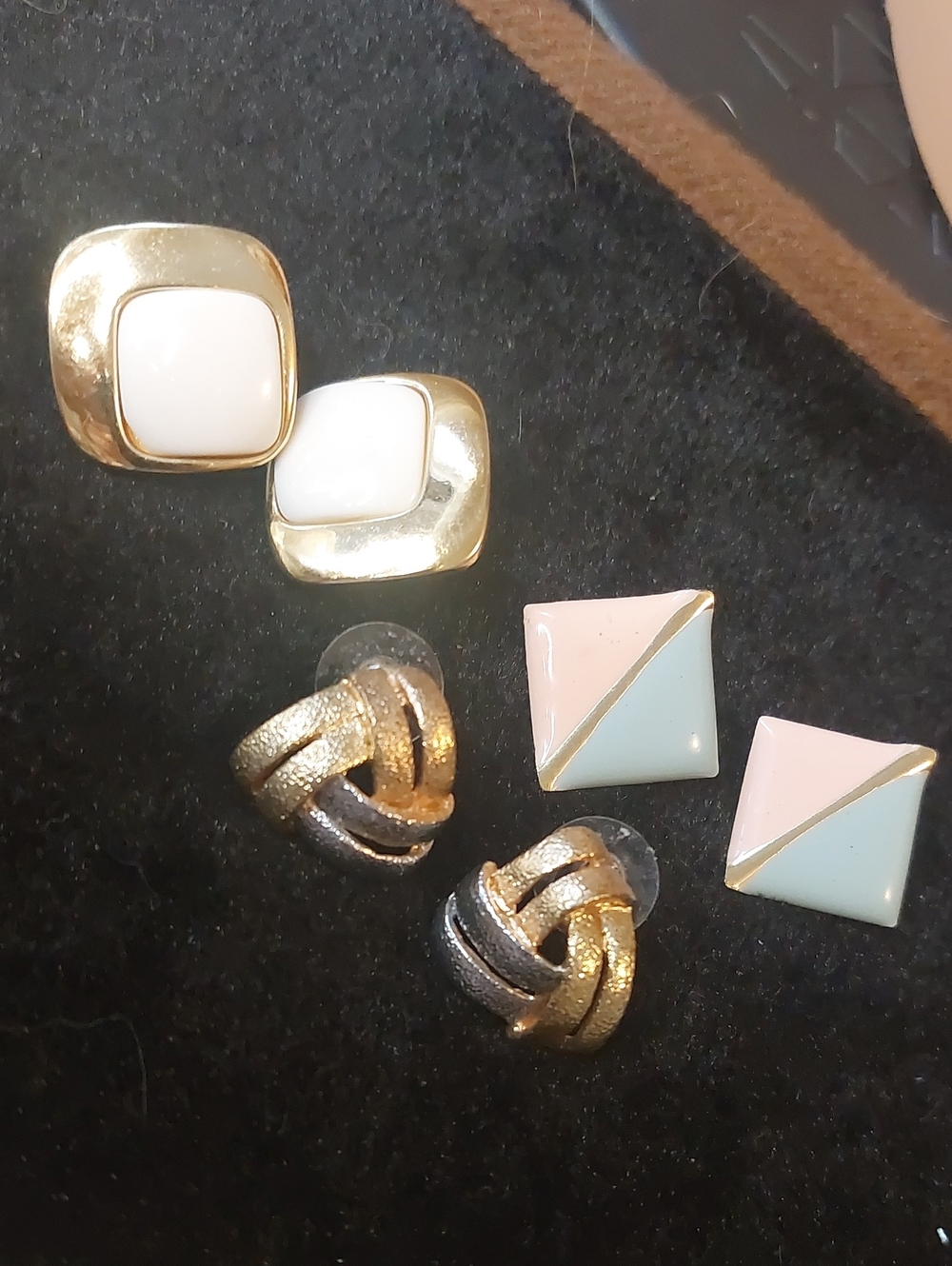 💚3/$25 Vintage 80s Geometric Enamel & Textured Gold Stud Earring Lot - 3 Pairs